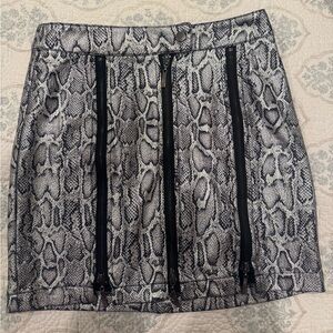 Carmin Stylish Snake Print Skirt with Black Accents Size S
